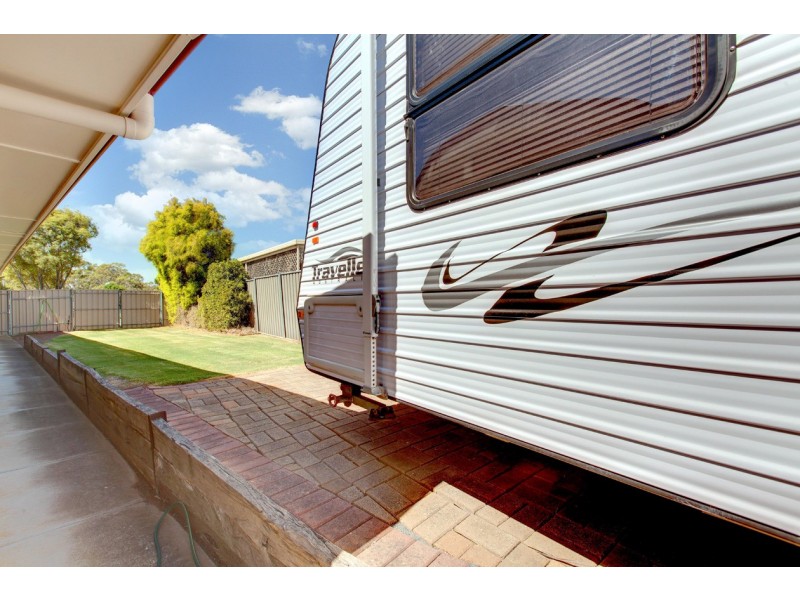 46 Equestrian Drive, Woodcroft SA 5162