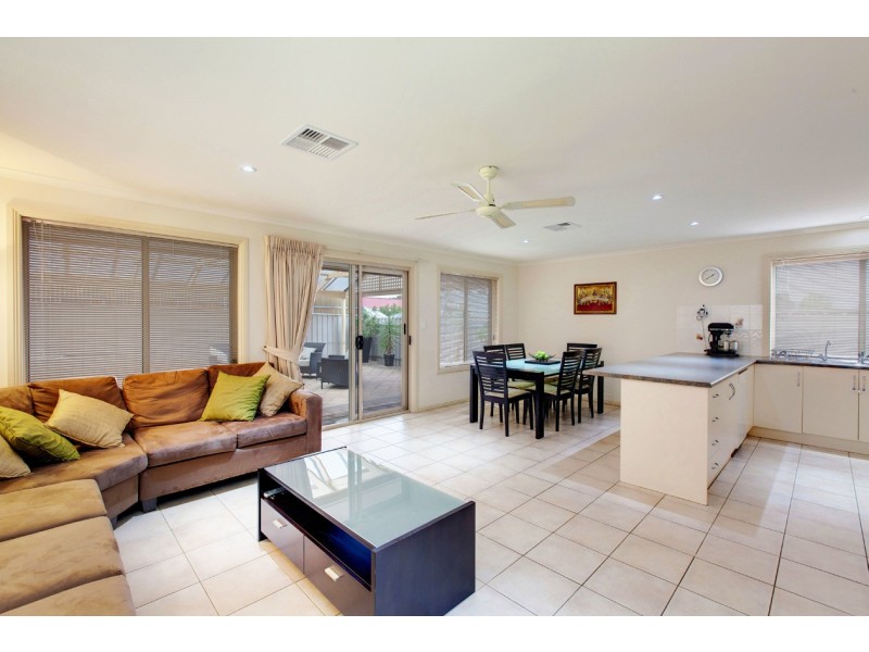 25 Holdfast Drive, Sheidow Park SA 5158