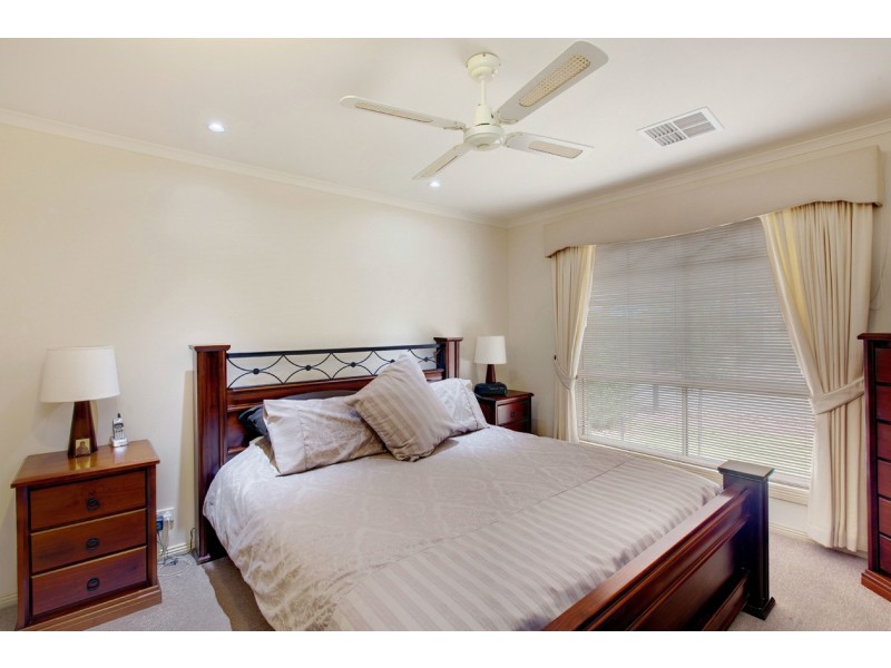 25 Holdfast Drive, Sheidow Park SA 5158