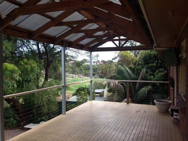 17 Ridgefield Avenue, Seaview Downs SA 5049