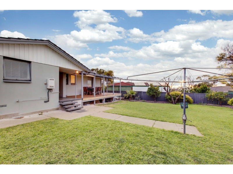 3 Resolute Crescent, Hallett Cove SA 5158