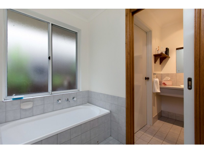 20 Arachne Drive, Hallett Cove SA 5158