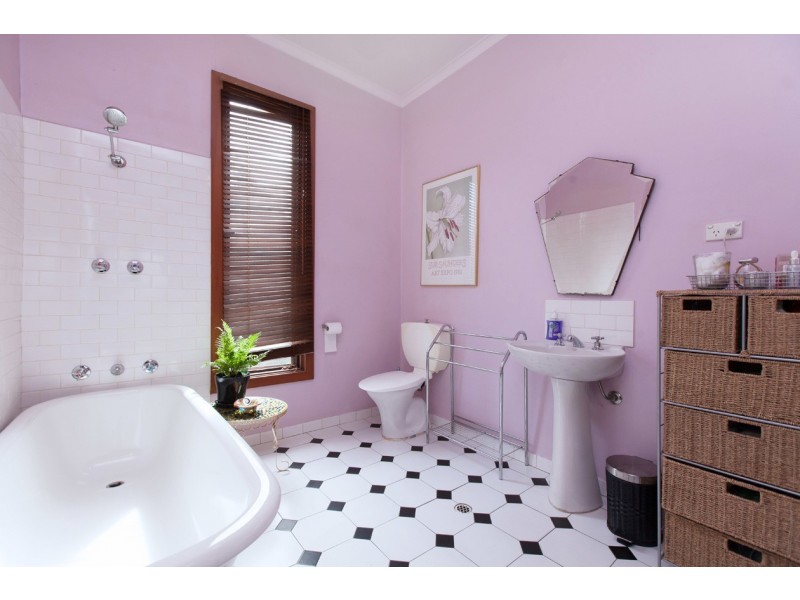 15 Leith Avenue, Clarence Gardens SA 5039