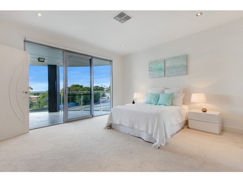 5 Bakewell Crescent, Marino SA 5049