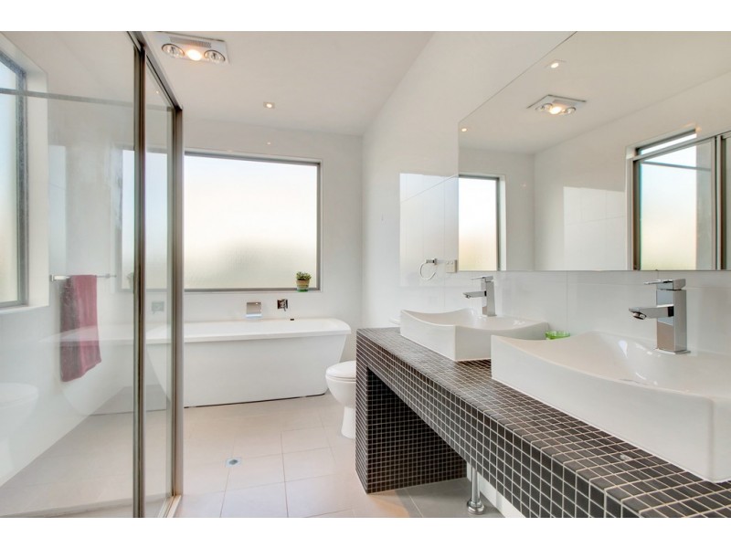 5 Bakewell Crescent, Marino SA 5049