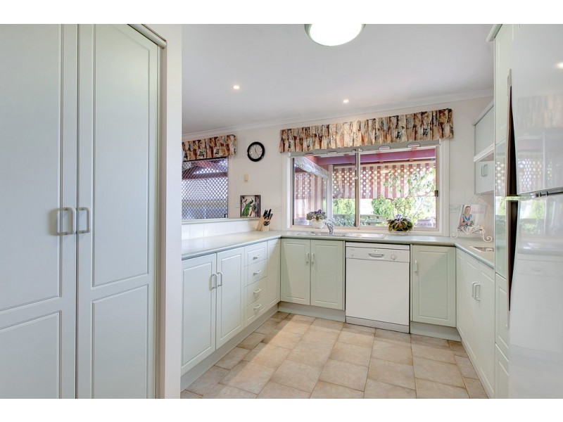 6 Lakeview Court, Aberfoyle Park SA 5159