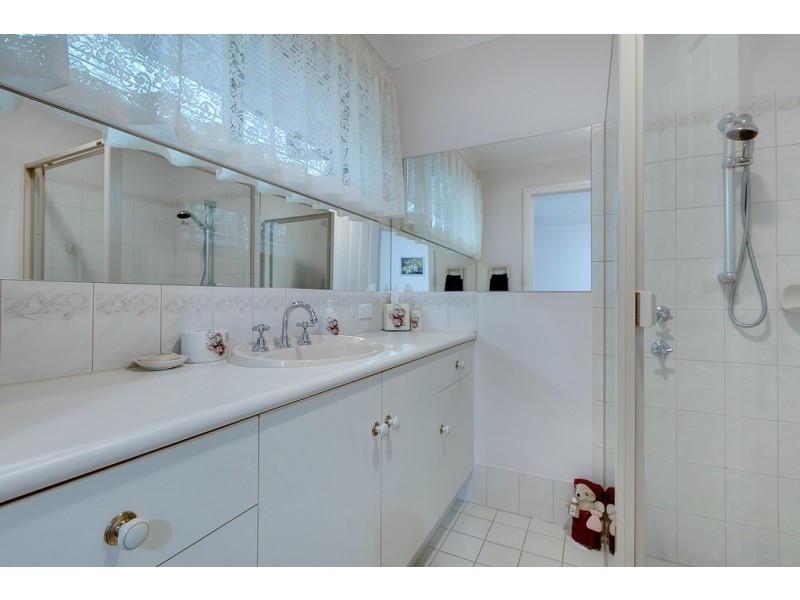 6 Lakeview Court, Aberfoyle Park SA 5159