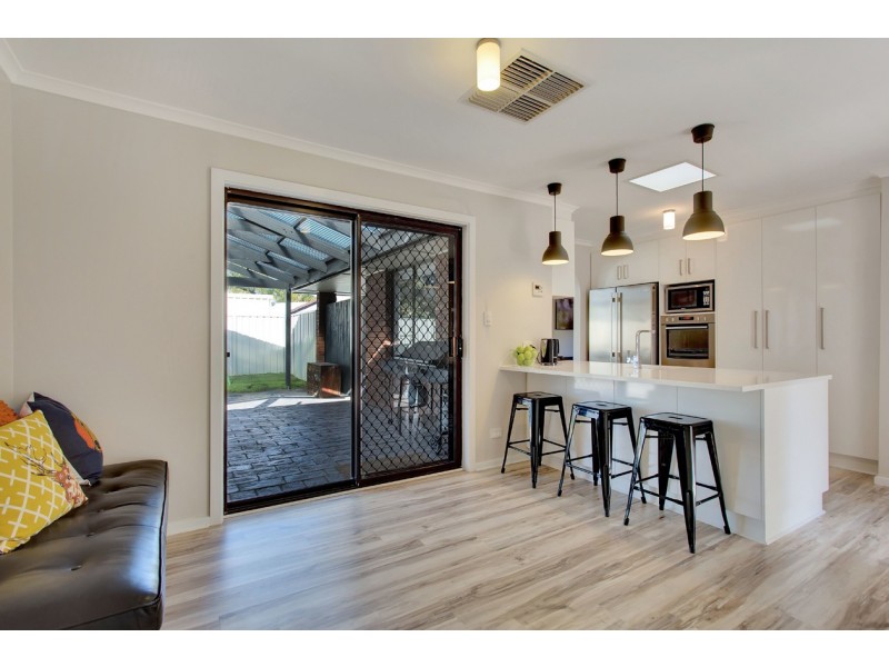 13 Windermere Court, Woodcroft SA 5162