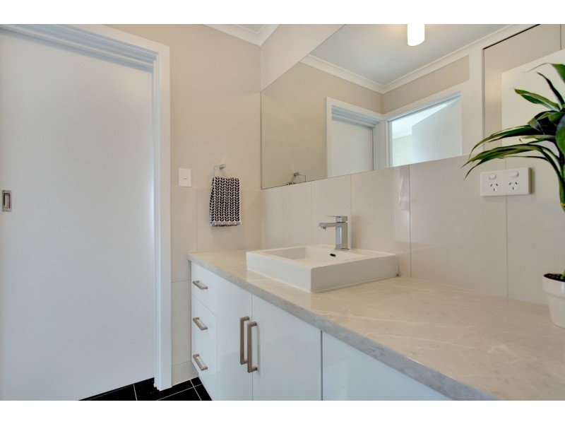 13 Windermere Court, Woodcroft SA 5162