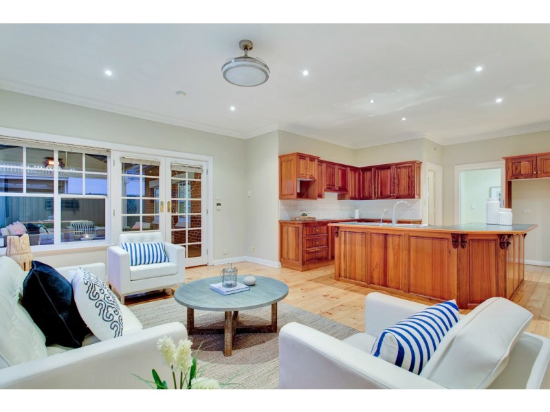 32 Allen Terrace, Glenelg East SA 5045