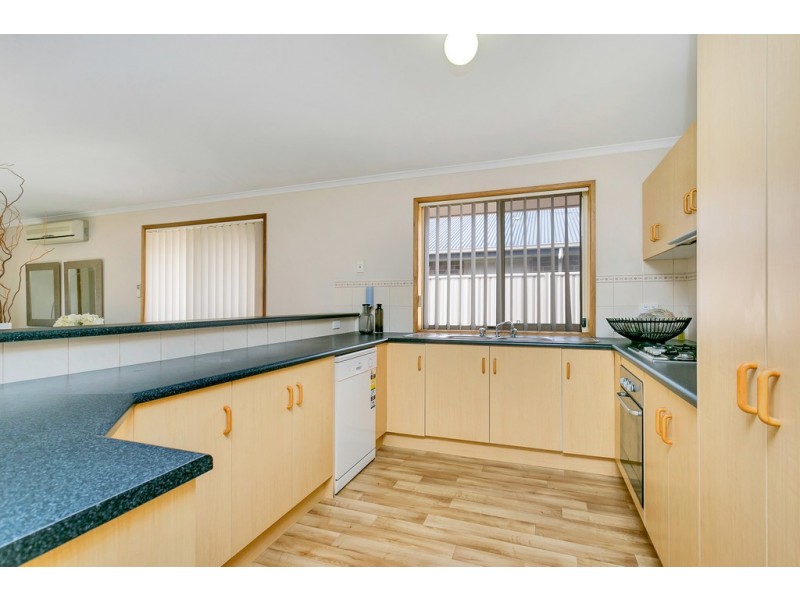 17 Urchin Crescent, Aldinga Beach SA 5173
