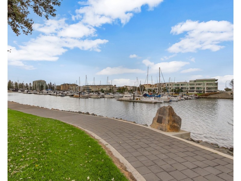 2/1 Regent Street, Glenelg North SA 5045