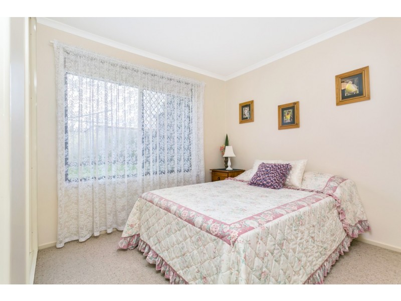 5 Moncur Street, Woodcroft SA 5162