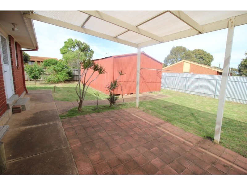 15 Cooder Crescent, Morphett Vale SA 5162