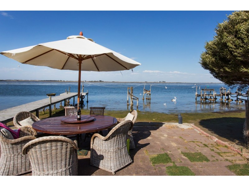 60 Mundoo Channel Drive, Hindmarsh Island SA 5214