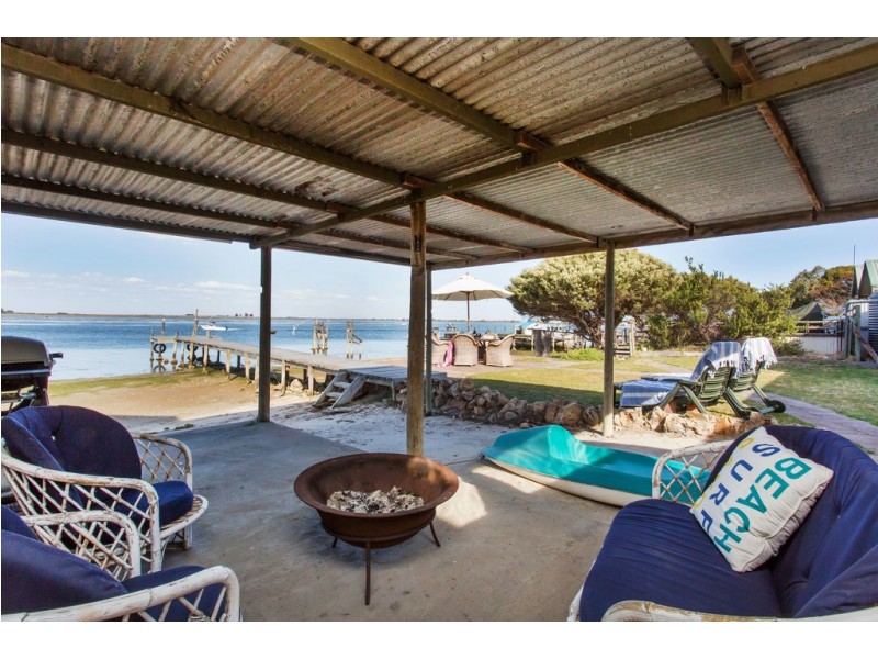 60 Mundoo Channel Drive, Hindmarsh Island SA 5214
