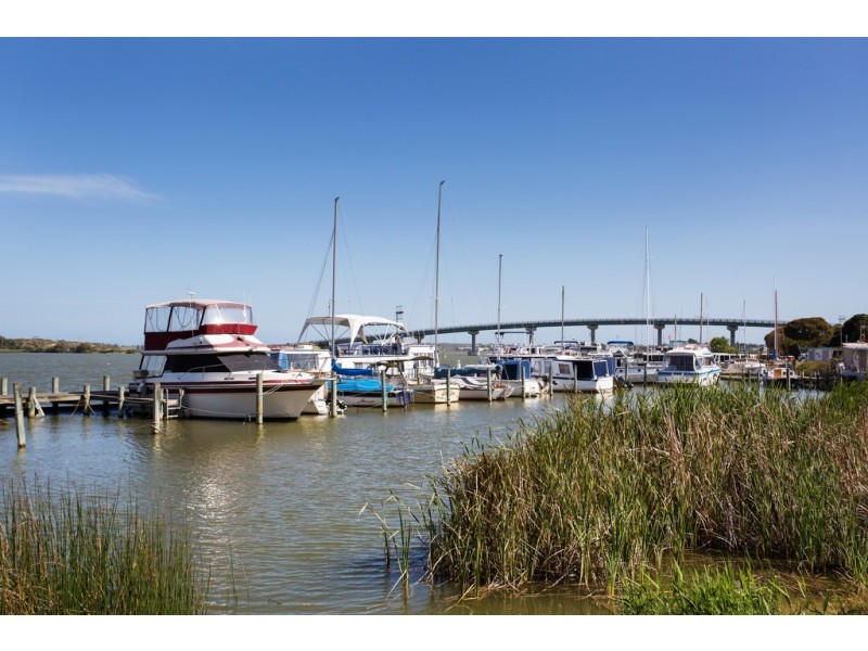 60 Mundoo Channel Drive, Hindmarsh Island SA 5214