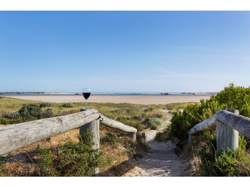 60 Mundoo Channel Drive, Hindmarsh Island SA 5214