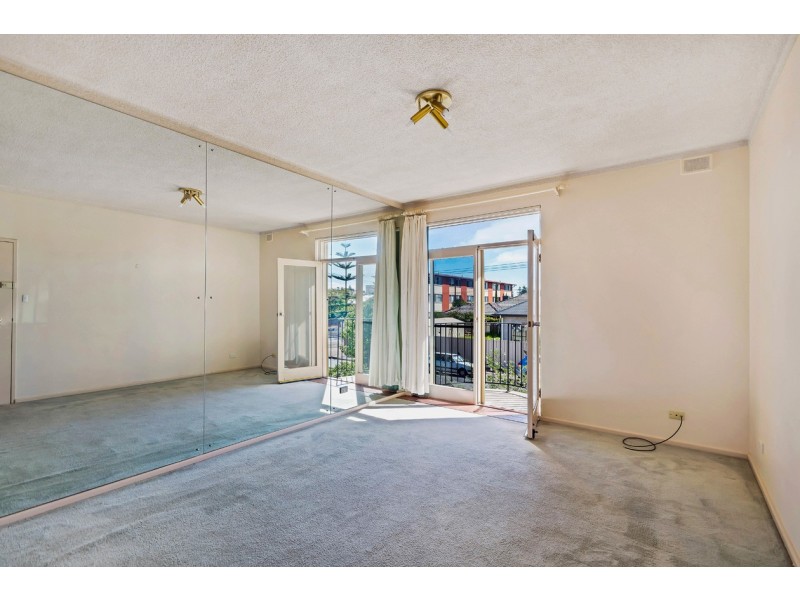 8/28 Pier Street, Glenelg South SA 5045