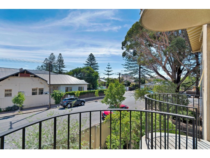 8/28 Pier Street, Glenelg South SA 5045