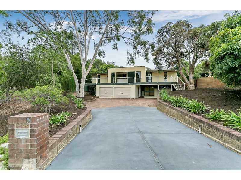 5 Holmes Court, Flagstaff Hill SA 5159