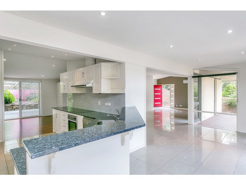 5 Holmes Court, Flagstaff Hill SA 5159