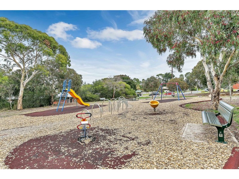 5 Holmes Court, Flagstaff Hill SA 5159