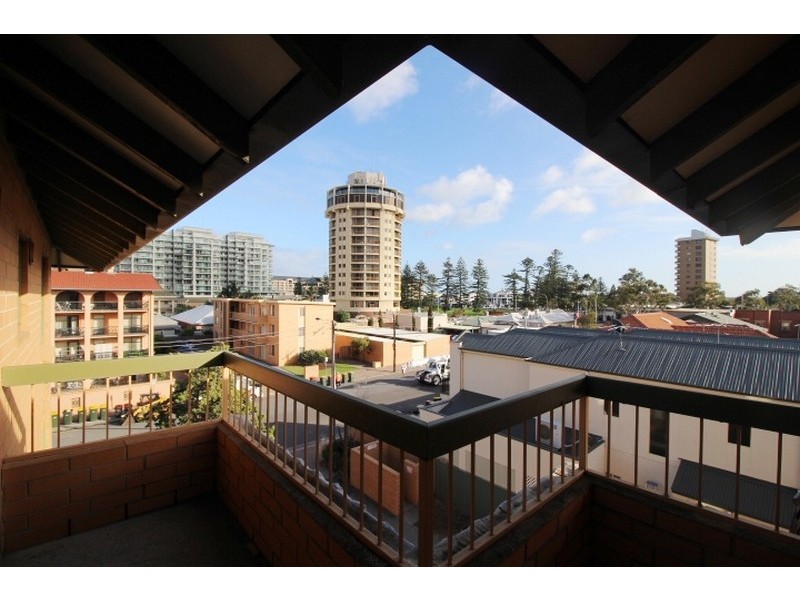 16/34 Nile Street, Glenelg SA 5045