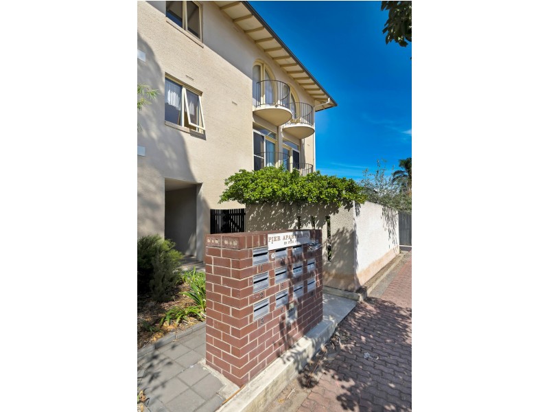 8/28 Pier Street, Glenelg South SA 5045