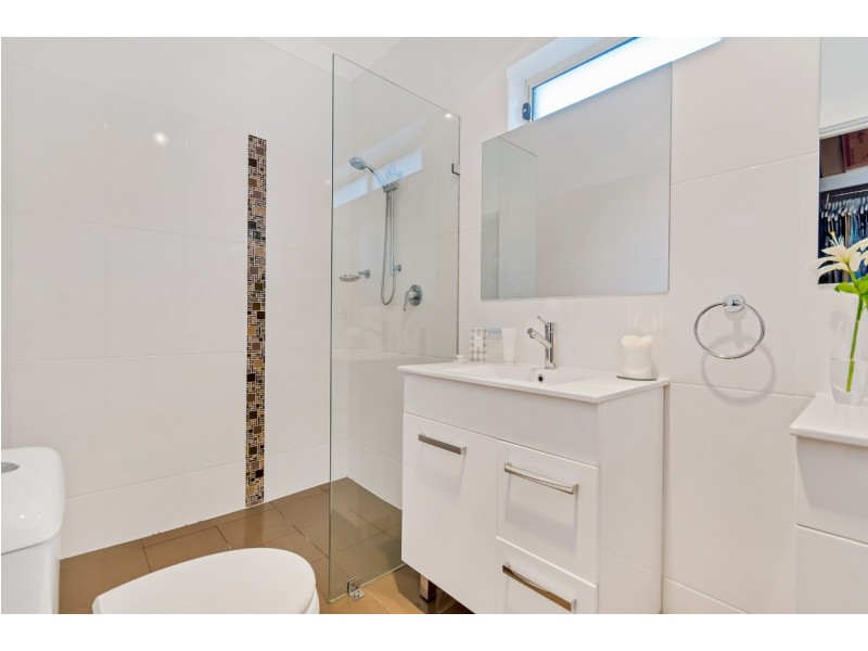 9 Sandison Avenue, Park Holme SA 5043