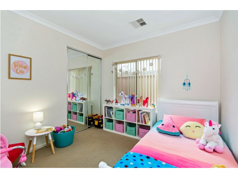 9 Sandison Avenue, Park Holme SA 5043