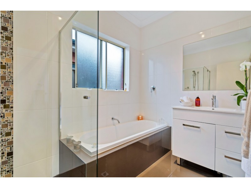 9 Sandison Avenue, Park Holme SA 5043