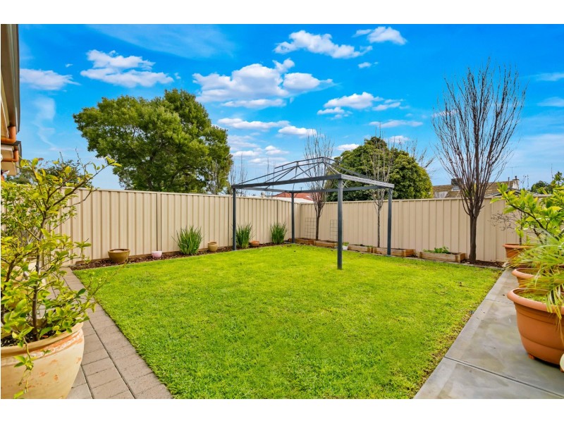 9 Sandison Avenue, Park Holme SA 5043