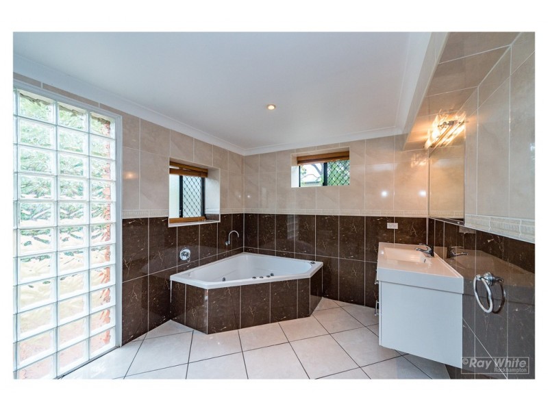 248 Farm Street, Kawana QLD 4701