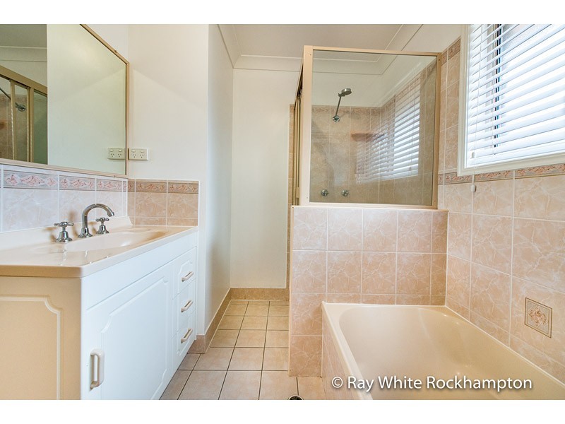 14 Bondeson Drive, Parkhurst QLD 4702