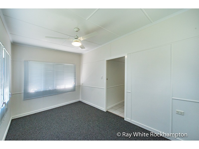 68 Haynes Street, Park Avenue QLD 4701