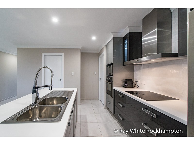 15 Edenbrook Drive, Parkhurst QLD 4702