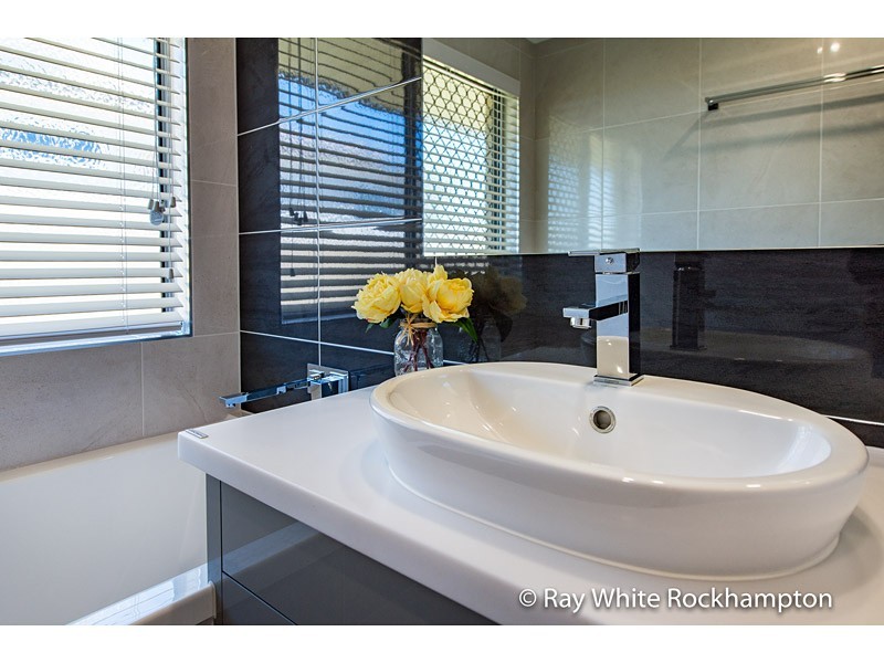 15 Edenbrook Drive, Parkhurst QLD 4702