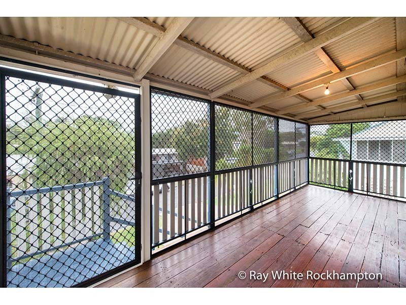 12 Lucas Street, Berserker QLD 4701