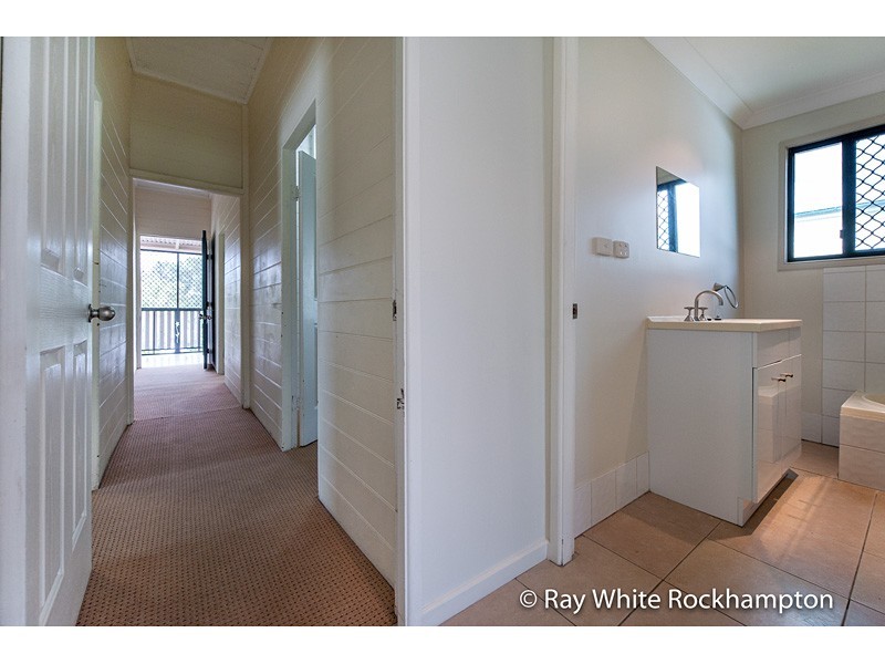 12 Lucas Street, Berserker QLD 4701