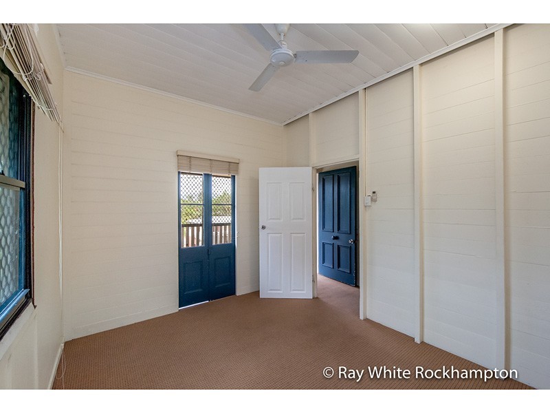 12 Lucas Street, Berserker QLD 4701