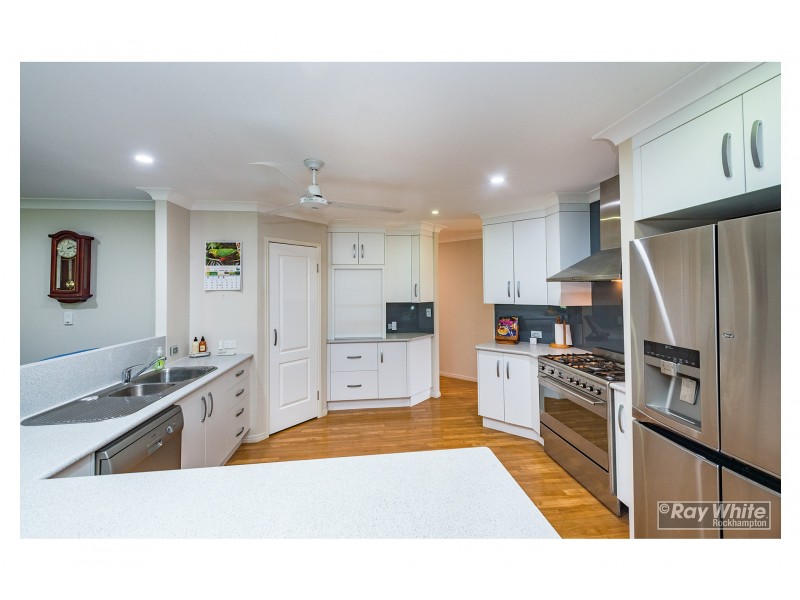 32 Stirling Drive, Rockyview QLD 4701