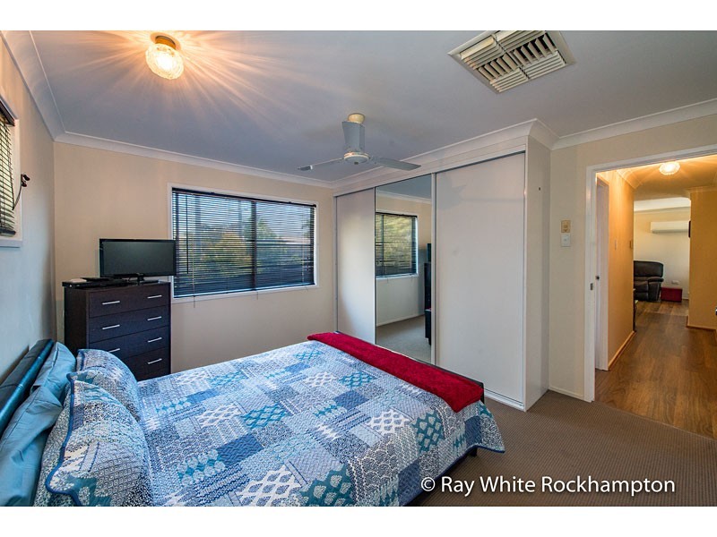 21 Elwing Street, Kawana QLD 4701