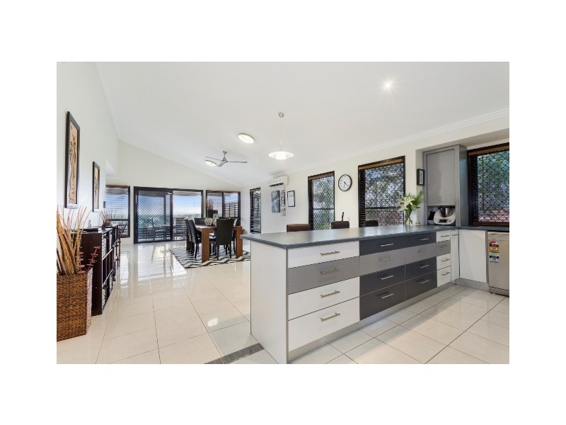 3 Hodda Drive, Kawana QLD 4701