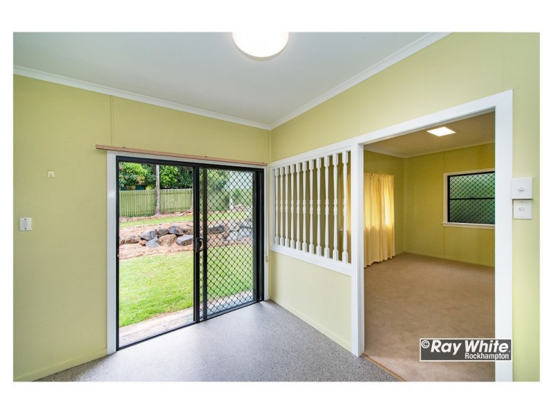 25 Macaulay Street, Kawana QLD 4701