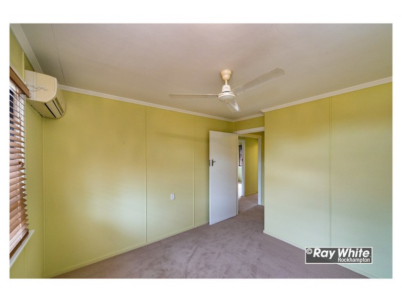 25 Macaulay Street, Kawana QLD 4701