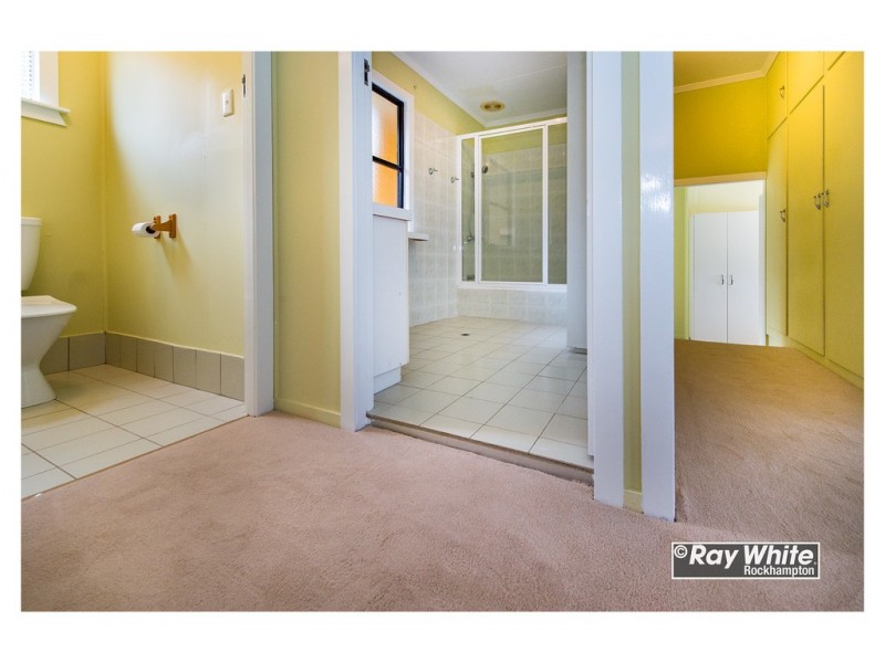 25 Macaulay Street, Kawana QLD 4701