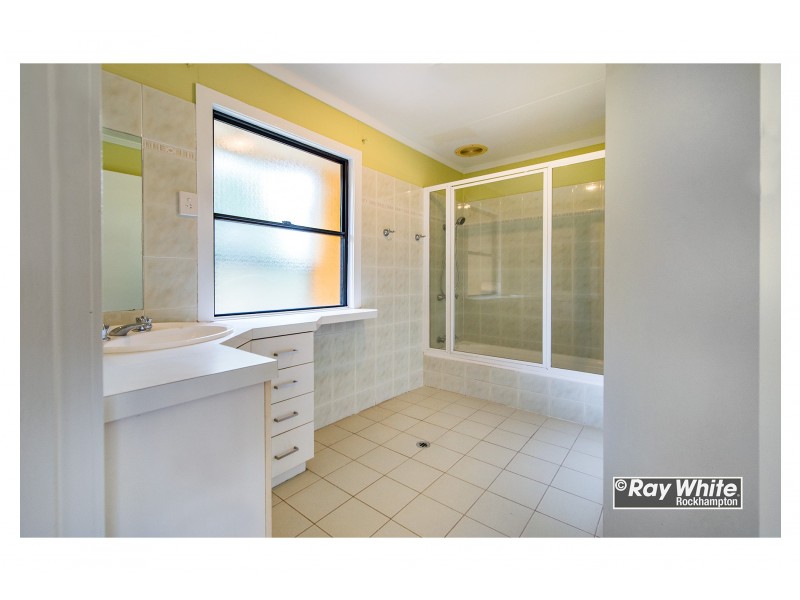 25 Macaulay Street, Kawana QLD 4701