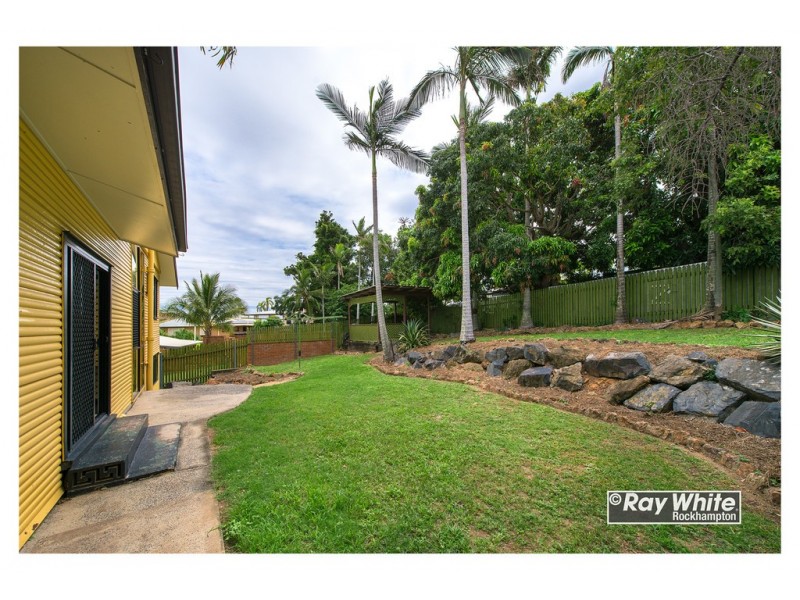 25 Macaulay Street, Kawana QLD 4701