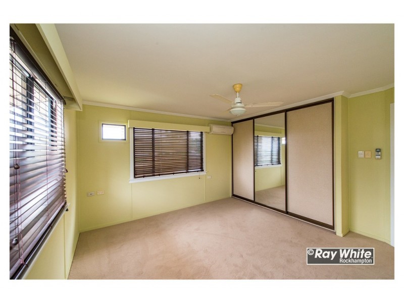 25 Macaulay Street, Kawana QLD 4701